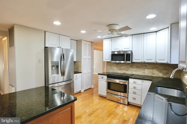 $669,000 | 15511 Golf Club Drive, Dumfries, VA 22025