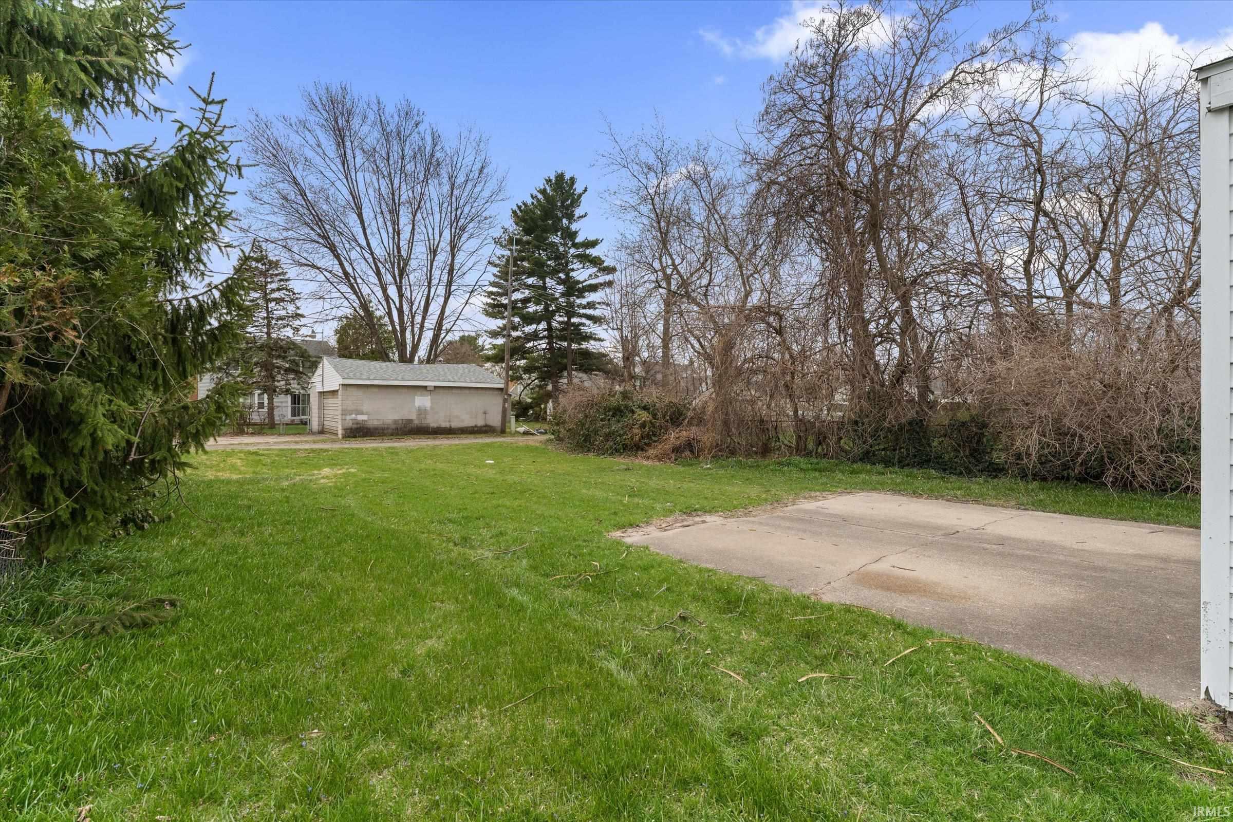2018 Roger Street South Bend, IN 46628 - Photo 25 of 26