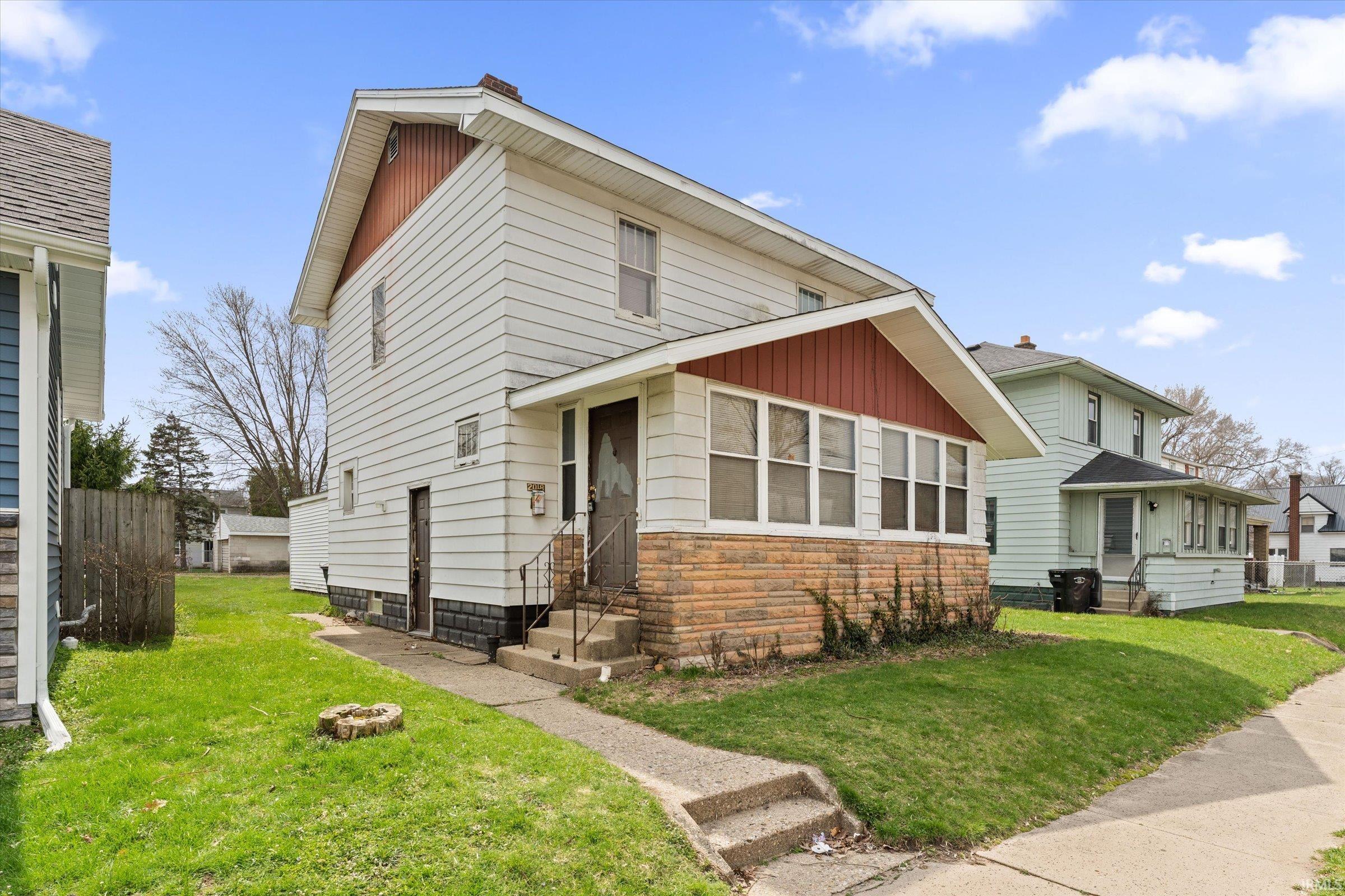 2018 Roger Street South Bend, IN 46628 - Photo 3 of 26