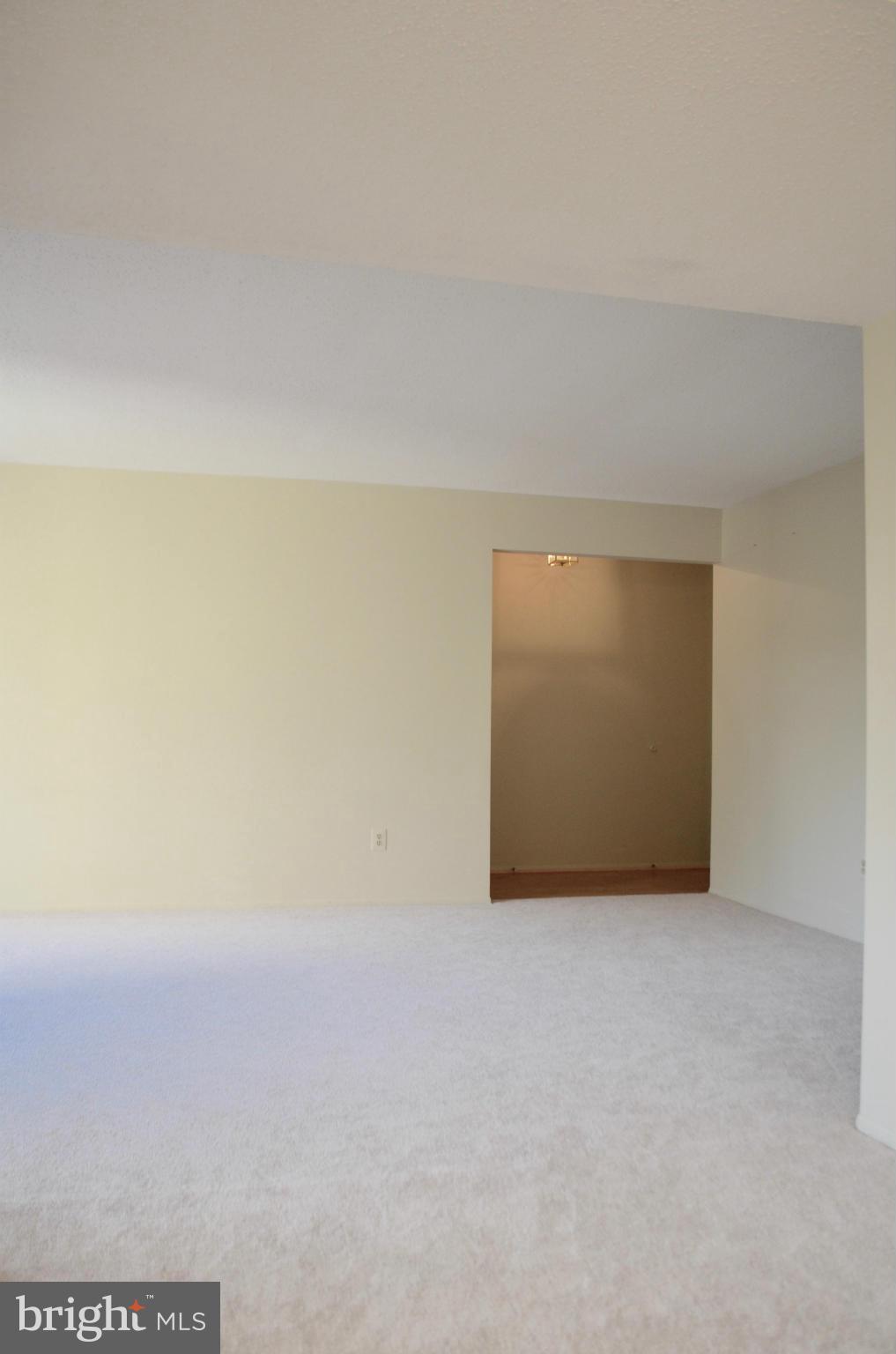 126 Fort Evans Road Southeast, Unit C Leesburg, VA 20175 - Photo 7 of 30 Living Room