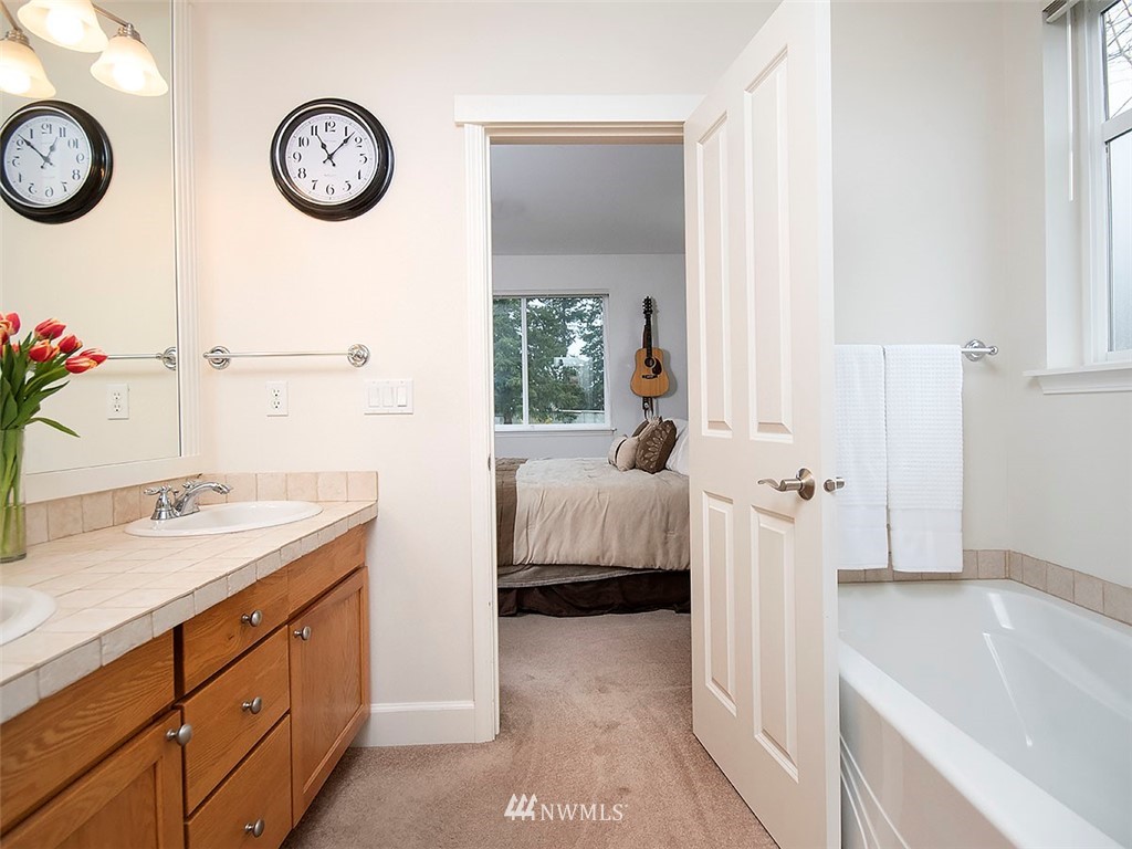 1210 Monroe Avenue Northeast Renton, WA 98056 - Photo 12 of 24 Gallery Image 12
