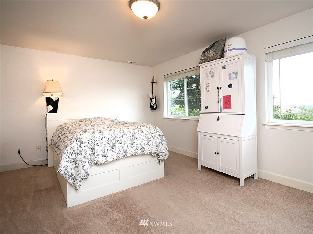 1210 Monroe Avenue Northeast Renton, WA 98056 - Photo 15 of 24 Gallery Image 15