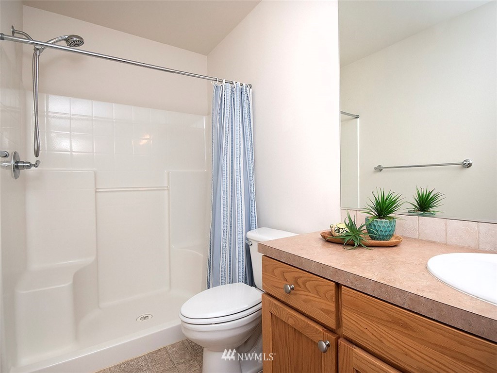 1210 Monroe Avenue Northeast Renton, WA 98056 - Photo 16 of 24 Gallery Image 16
