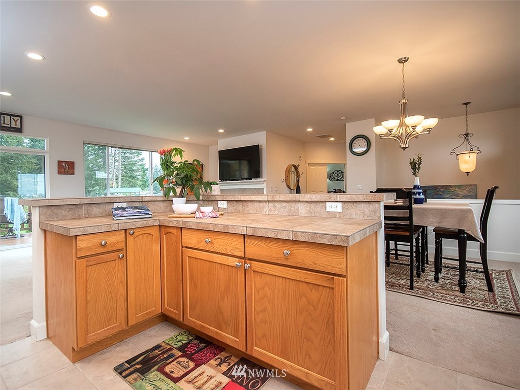 1210 Monroe Avenue Northeast Renton, WA 98056 - Photo 9 of 24 Gallery Image 9