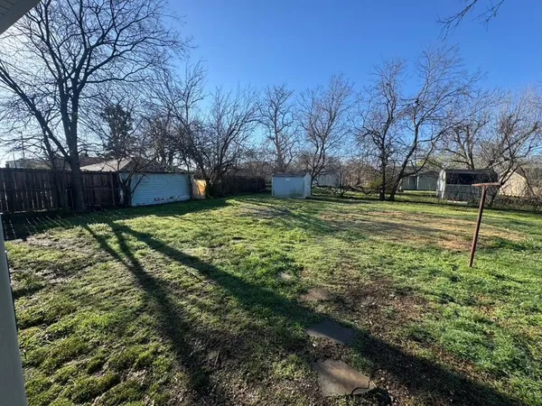 $1,395 | 112 West O Connell Street, Howe, TX 75459