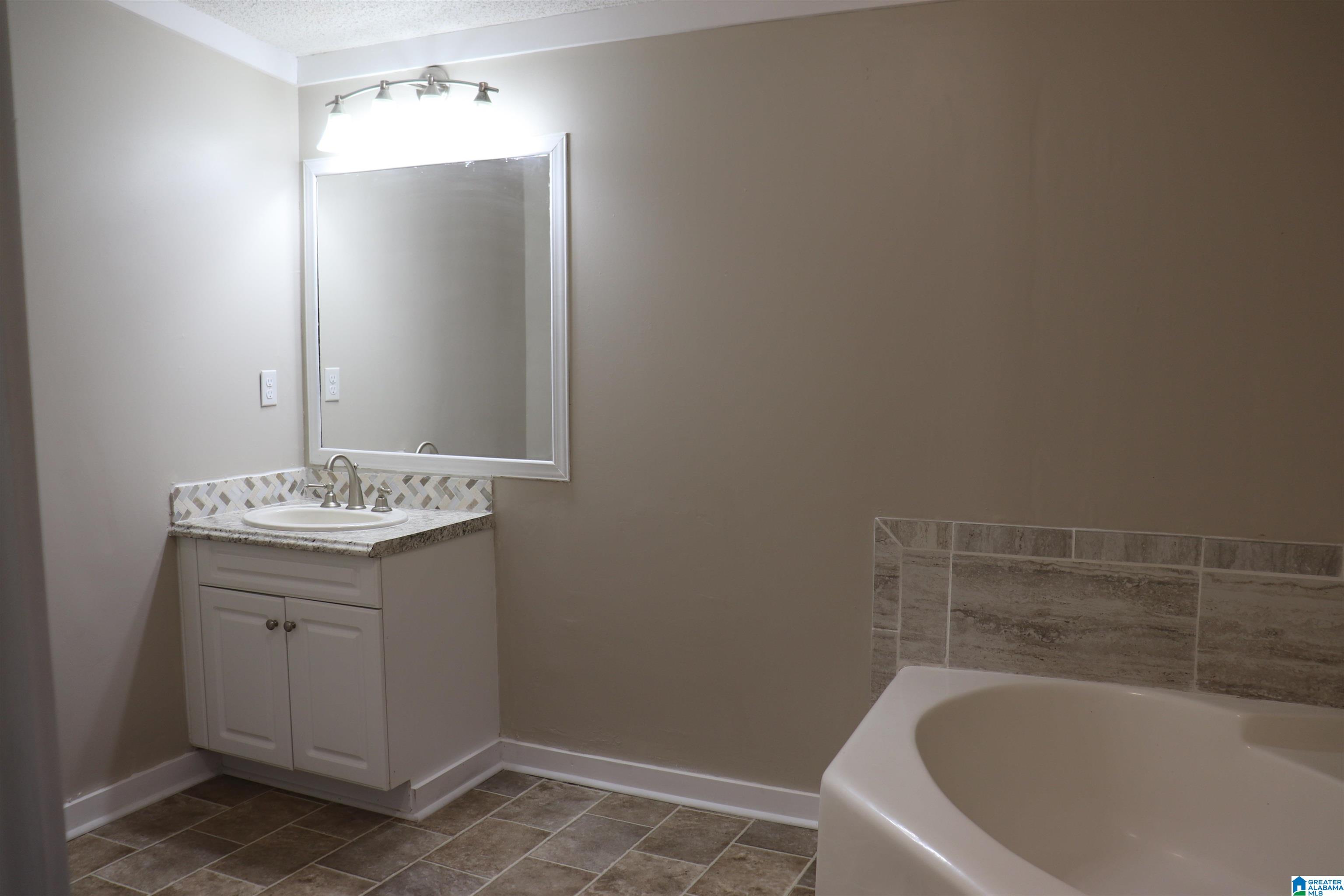 255 Estes Circle Oneonta, AL 35121 - Photo 15 of 27
