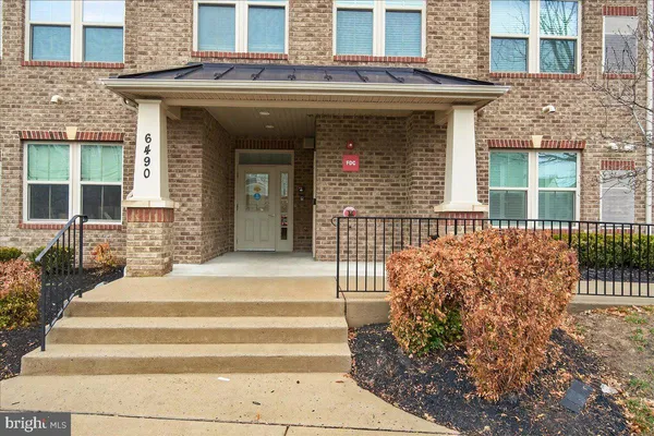 $339,000 | 6490 Calverton Drive, Unit 201, Frederick, MD 21703