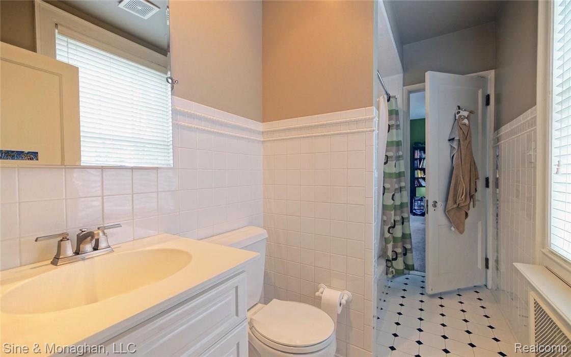 175 Ridge Road Grosse Pointe, MI 48236 - Photo 21 of 30 22.jpg