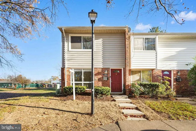 $365,000 | 2201 Chamblee Place, Herndon, VA 20170