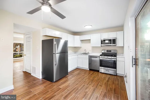 $365,000 | 2201 Chamblee Place, Herndon, VA 20170