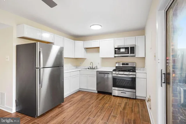 $365,000 | 2201 Chamblee Place, Herndon, VA 20170