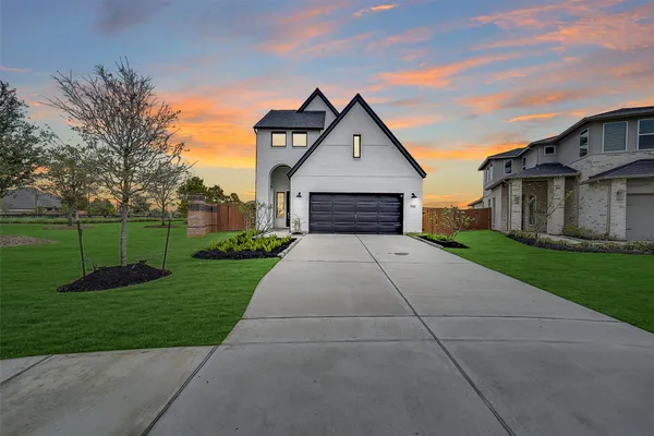 $2,900 | 7222 Grassland Vista Lane, Katy, TX 77493