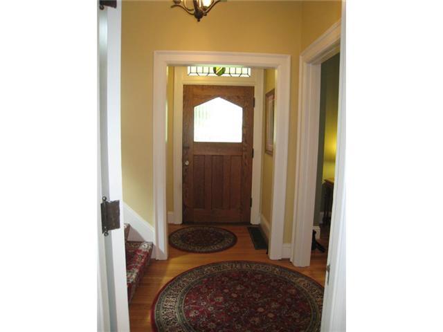 2334 Sherwood Road Bexley, OH 43209 - Photo 3 of 25