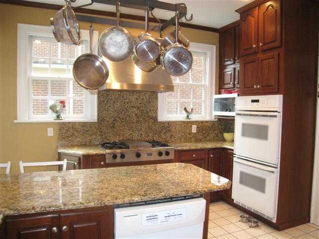 2334 Sherwood Road Bexley, OH 43209 - Photo 8 of 25