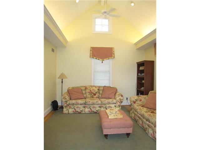 2334 Sherwood Road Bexley, OH 43209 - Photo 10 of 25