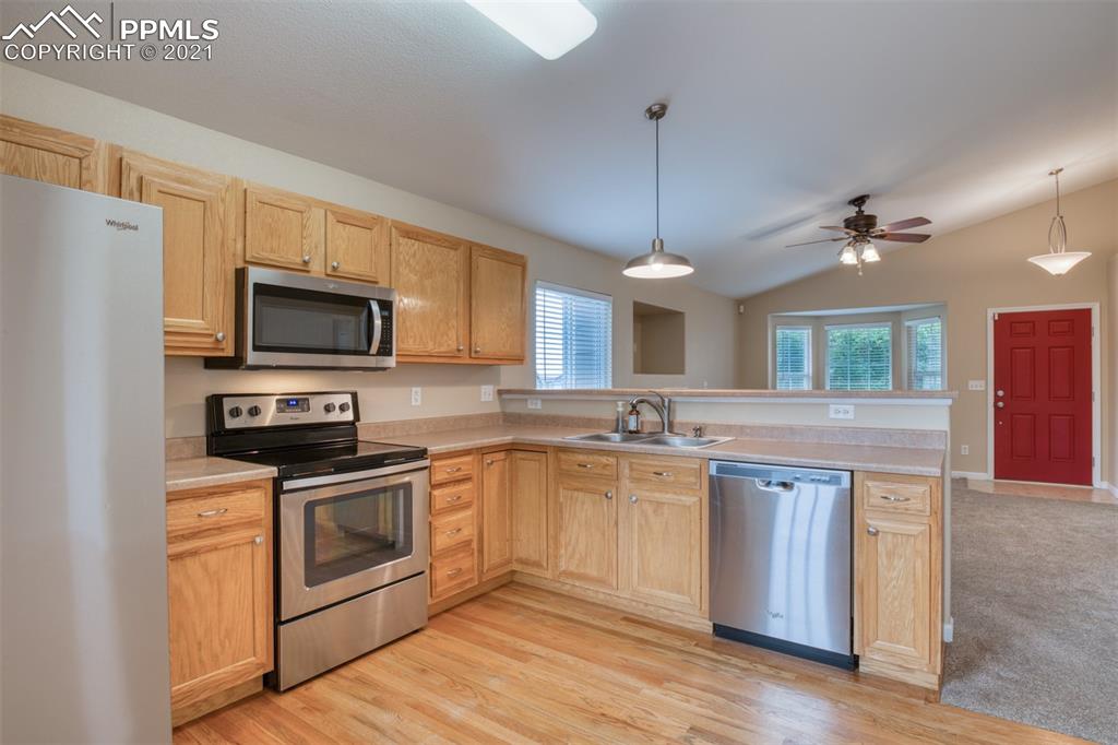 7542 Farmcrest Road Colorado Springs, CO 80925 - Photo 8 of 26