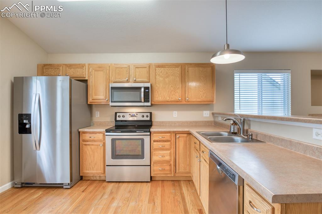 7542 Farmcrest Road Colorado Springs, CO 80925 - Photo 9 of 26