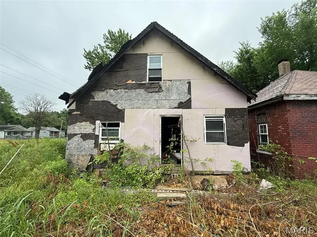 $10,000 | 2626 Missouri Avenue, East St. Louis, IL 62205