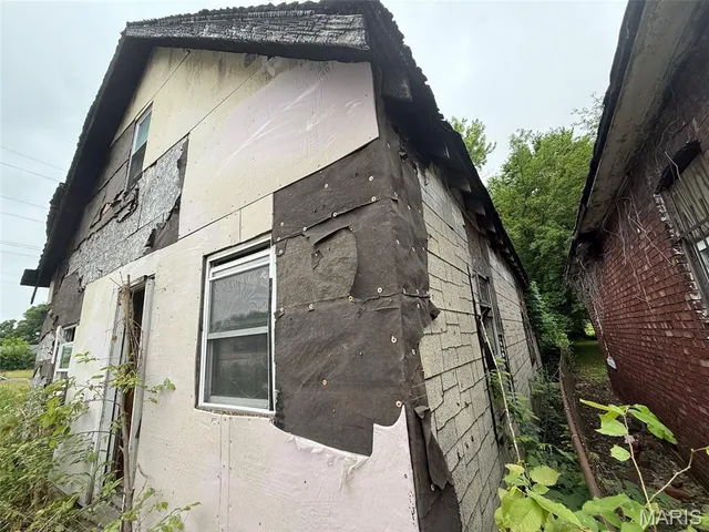 $10,000 | 2626 Missouri Avenue, East St. Louis, IL 62205