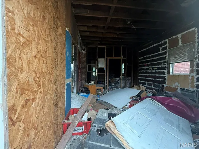 $10,000 | 2626 Missouri Avenue, East St. Louis, IL 62205