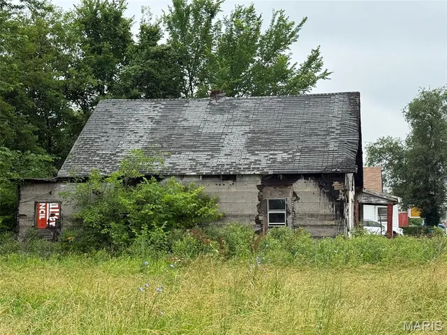 $10,000 | 2626 Missouri Avenue, East St. Louis, IL 62205