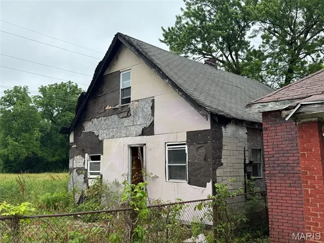 $10,000 | 2626 Missouri Avenue, East St. Louis, IL 62205