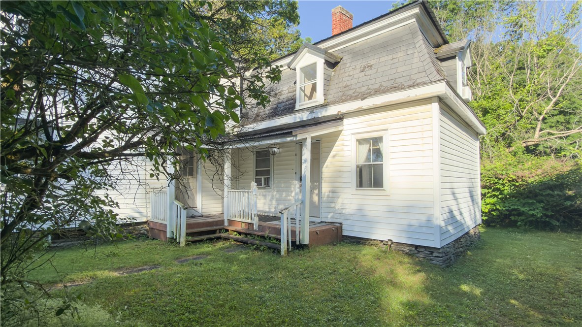 Front Entrance to both units.