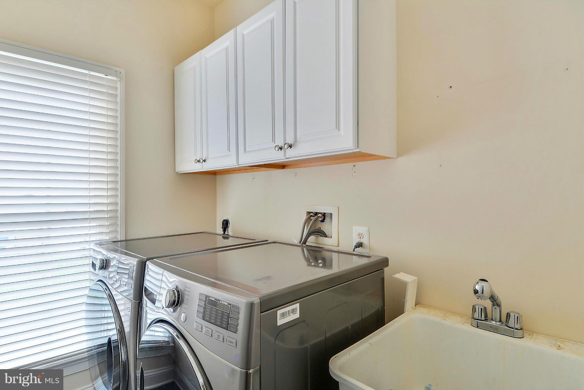 43001 Running Ridge Way Leesburg, VA 20176 - Photo 14 of 30 Main Level Laundry