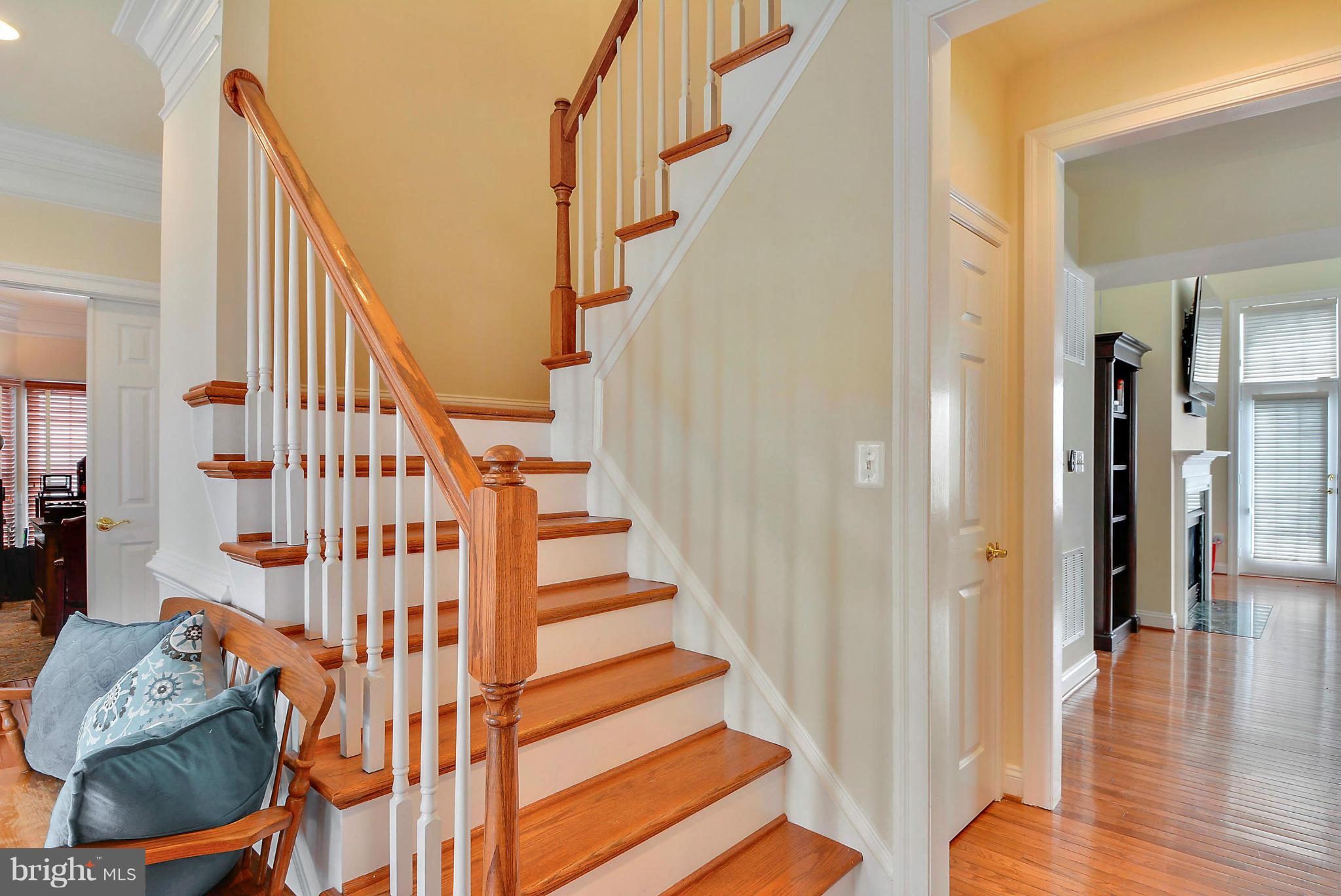 43001 Running Ridge Way Leesburg, VA 20176 - Photo 15 of 30 Staircase to Upper Level