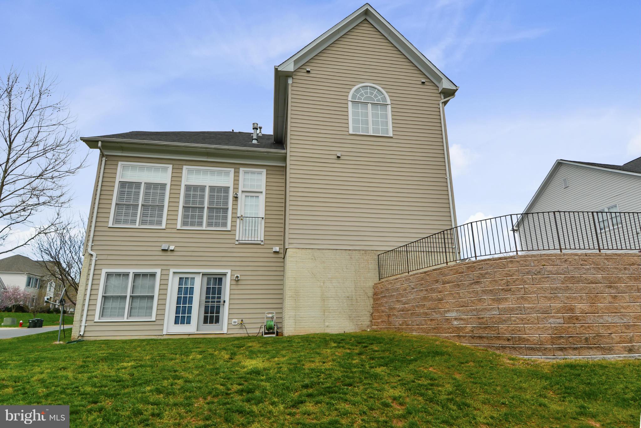 43001 Running Ridge Way Leesburg, VA 20176 - Photo 27 of 30 Exterior (Rear)