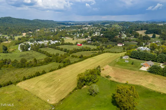 $365,999 | 2158 Vance Tank Road, Bluff City, TN 37618