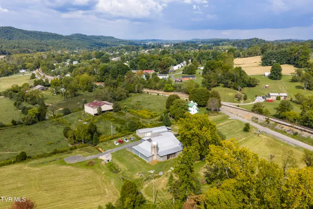 $365,999 | 2158 Vance Tank Road, Bluff City, TN 37618