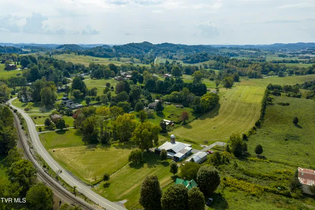 $365,999 | 2158 Vance Tank Road, Bluff City, TN 37618