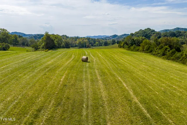 $365,999 | 2158 Vance Tank Road, Bluff City, TN 37618