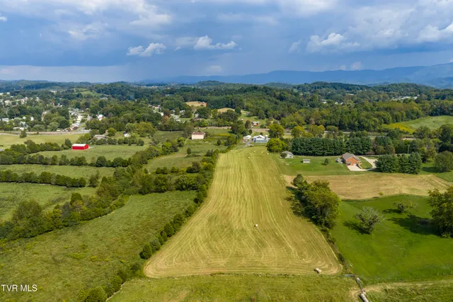 $365,999 | 2158 Vance Tank Road, Bluff City, TN 37618