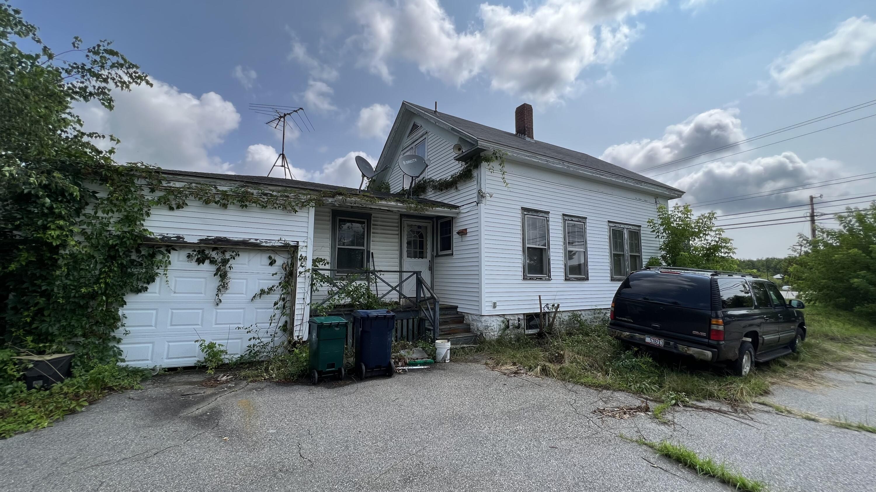 608 Elm Street Biddeford, ME 04005 - Photo 3 of 9 74EBE4E5-5A00-4029-8806-00C917F2F6EE