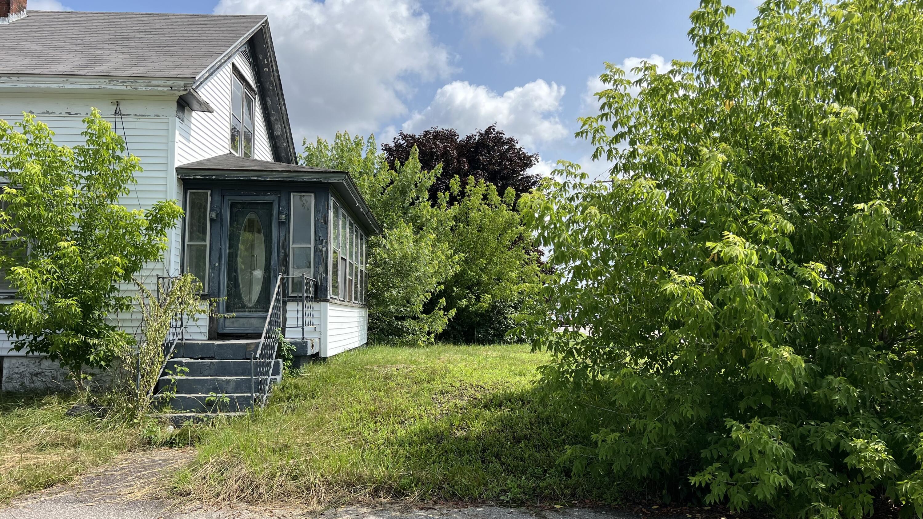 608 Elm Street Biddeford, ME 04005 - Photo 4 of 9 3F633EBB-6477-4DAA-9FA3-9E24E520ACAD