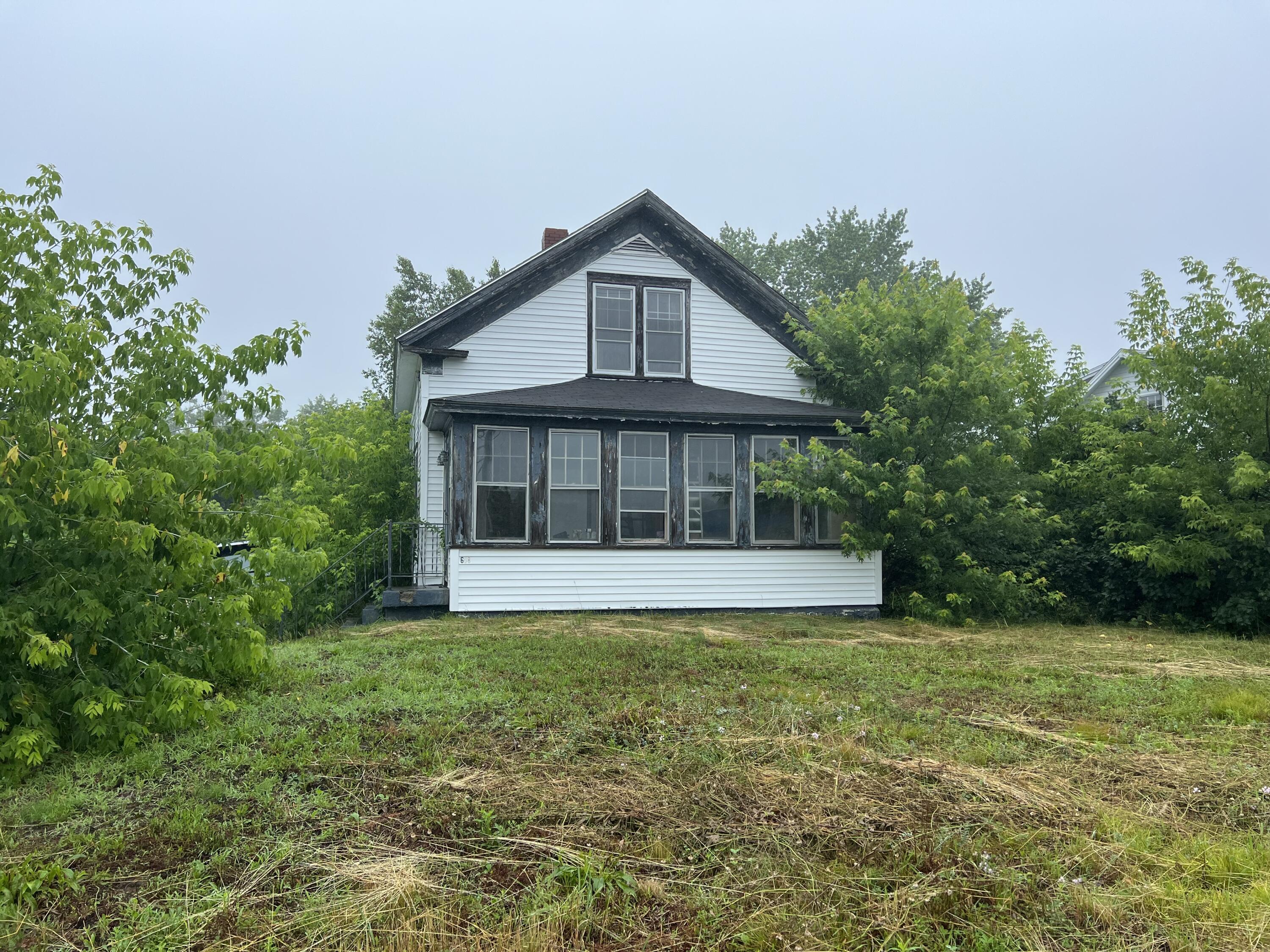 608 Elm Street Biddeford, ME 04005 - Photo 5 of 9 0DB3AE3A-4601-427E-9058-32A0B61D4170