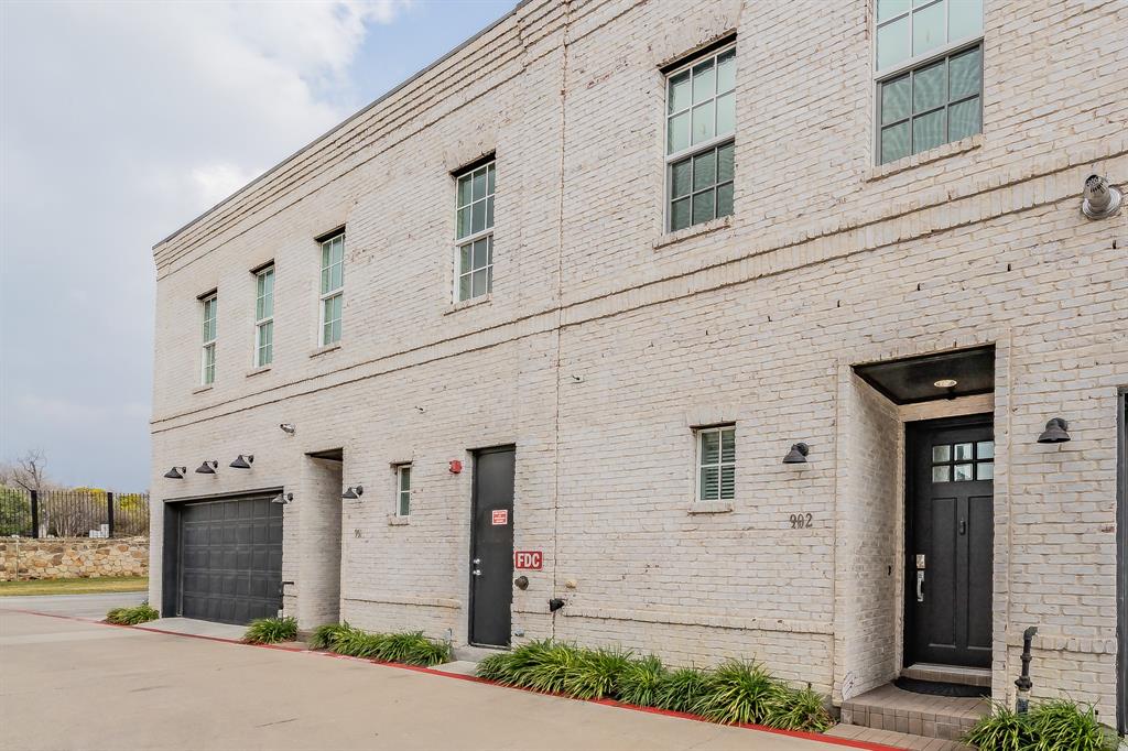 7333 Valley View Lane, Unit 902 Dallas, TX 75240 - Photo 37 of 40 a front view of a house