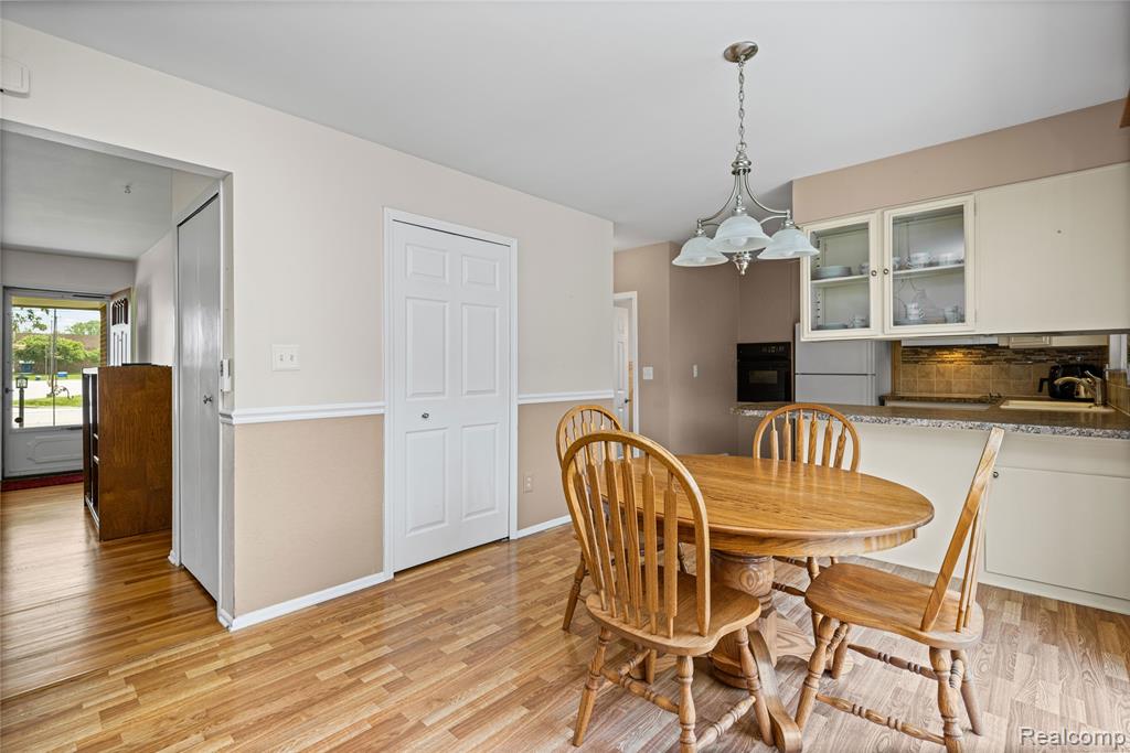 14743 Newburgh Road Livonia, MI 48154 - Photo 11 of 48