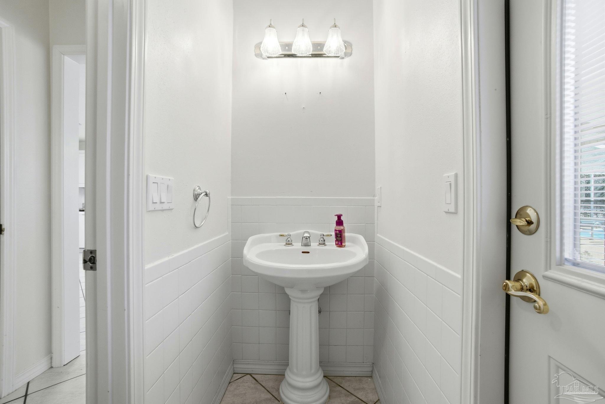 1805 West 10 Mile Road Pensacola, FL 32534 - Photo 10 of 61