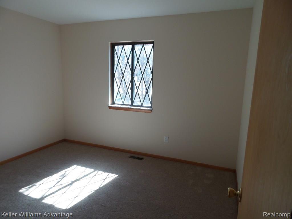 38548 Eight Mile Road Northville, MI 48167 - Photo 4 of 43