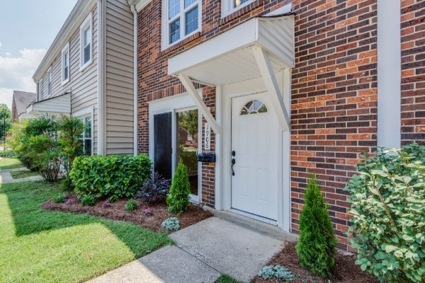 1906 Granville Road Franklin, TN 37064 - Photo 2 of 22