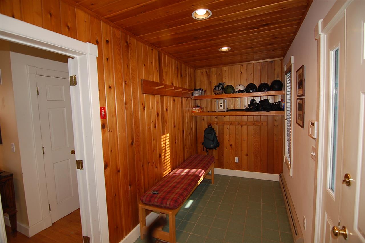 15 High Meadow Road, Unit 3 Winhall, VT 05340 - Photo 2 of 13 Gallery Image 2