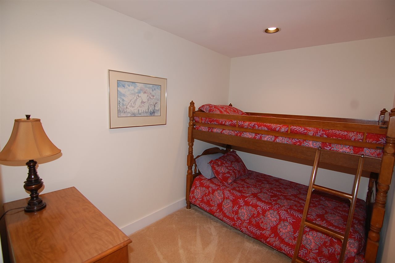 15 High Meadow Road, Unit 3 Winhall, VT 05340 - Photo 8 of 13 Gallery Image 8