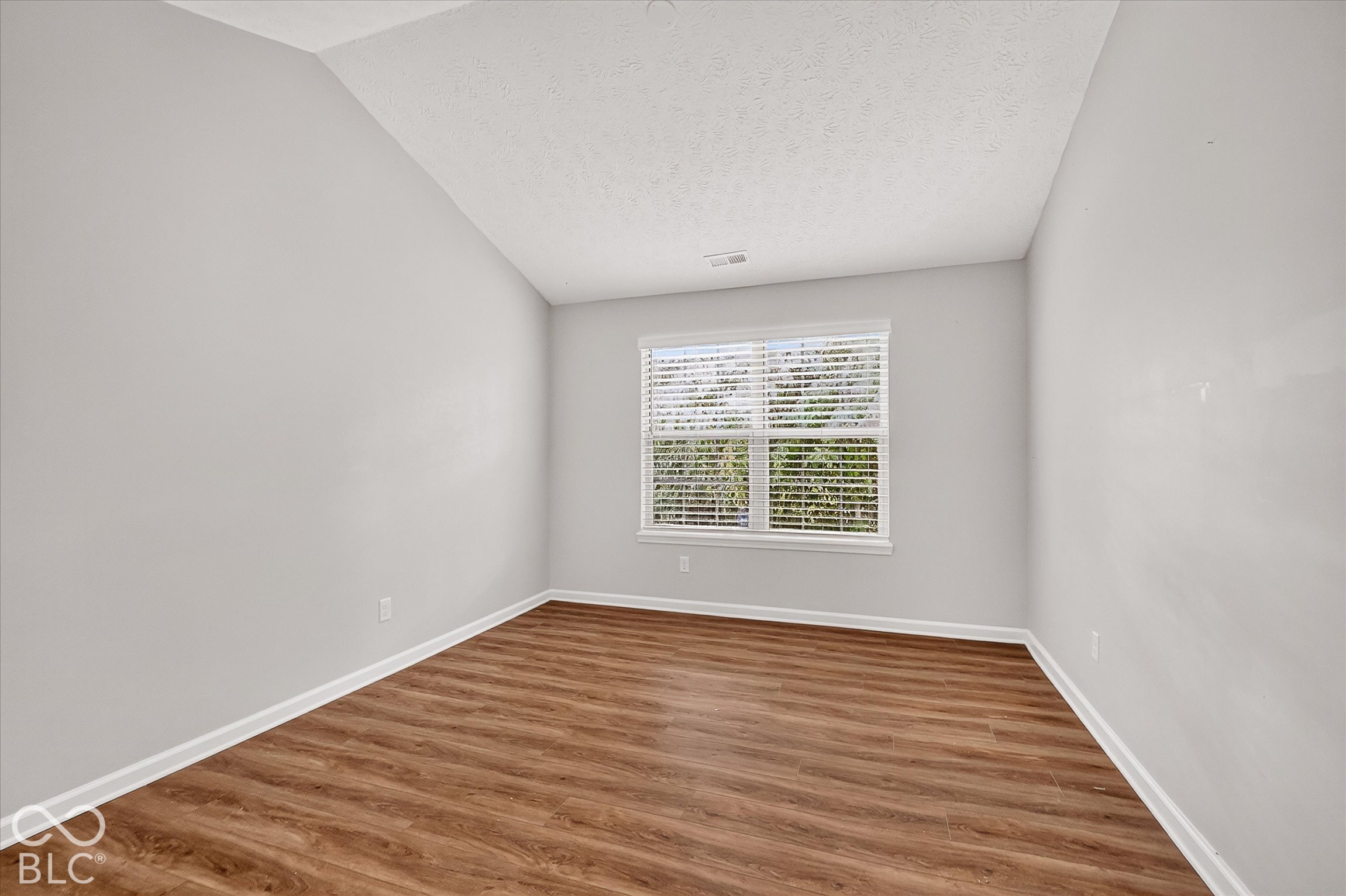 9741 Roxbury Drive Fishers, IN 46038 - Photo 22 of 27 Gallery Image 22