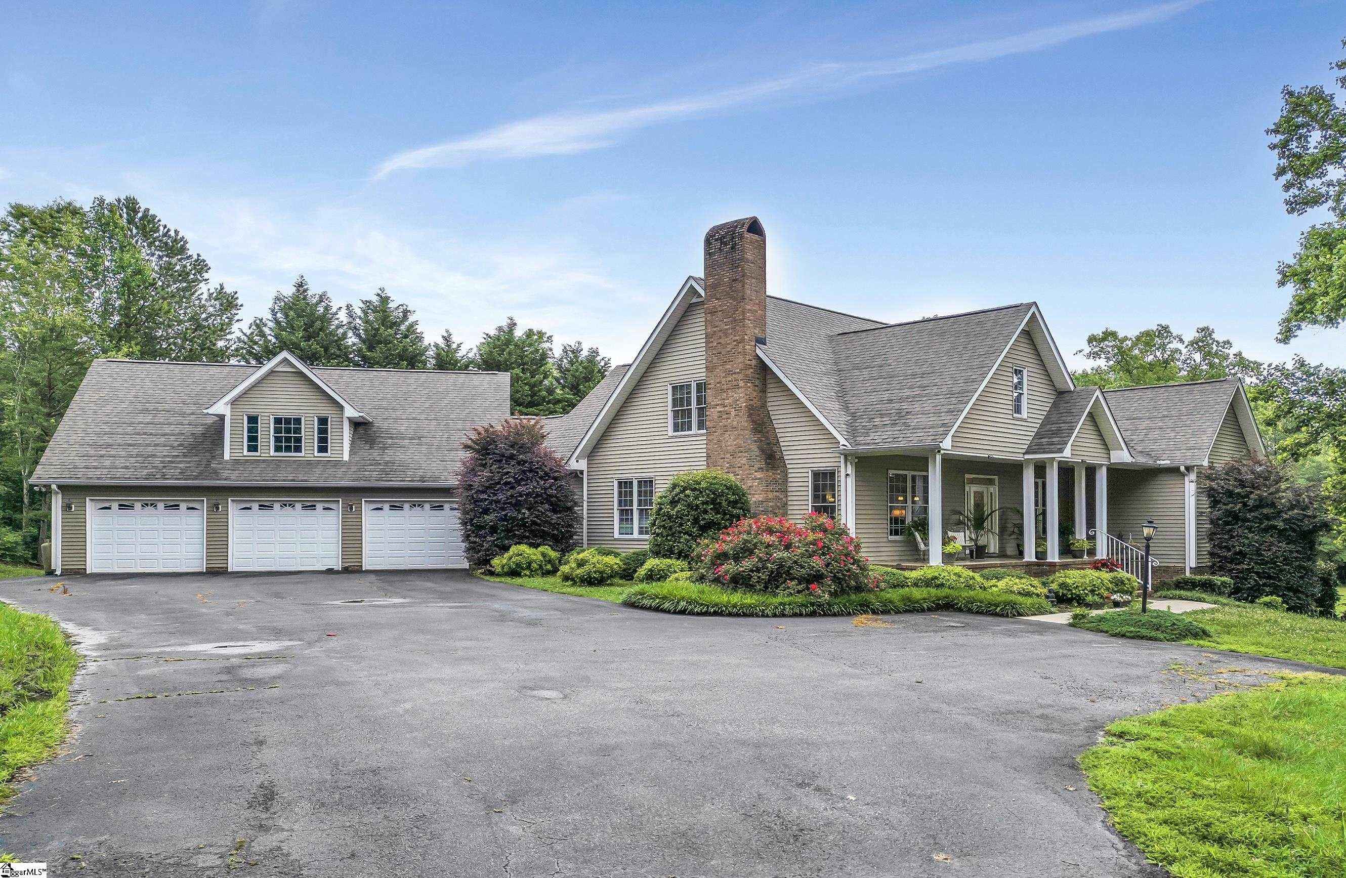 1527 South Blackstock Road Landrum, SC 29356 - Photo 11 of 31