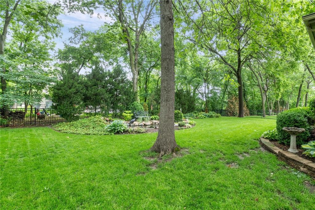 6816 Longview Road Shawnee, KS 66218 - Photo 9 of 58