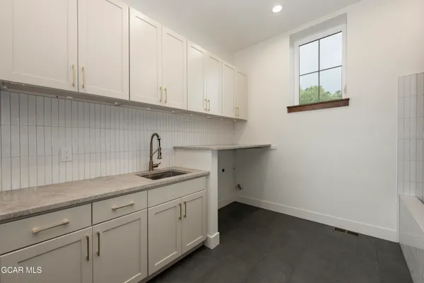 $1,645,000 | 502 Upper Ranch View Drive, Granby, CO 80446