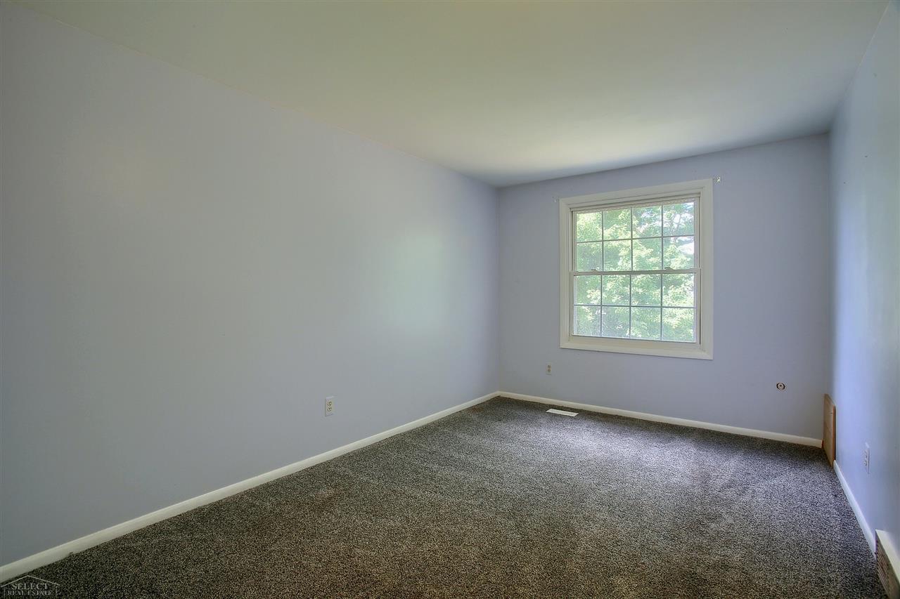 53853 Mound Road Utica, MI 48316 - Photo 22 of 31 50015793-21.JPG